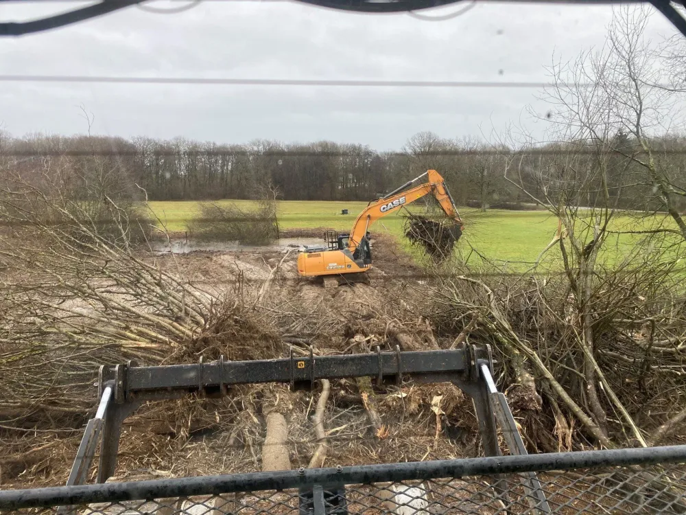 Broyage de végétaux sur plateforme à Secenans